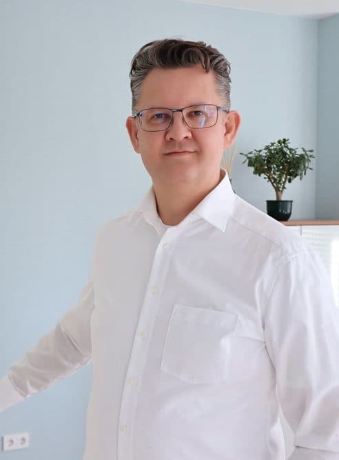 Boguslaw Krystian Nikiciuk in his rheumatology practice in Neuruppin